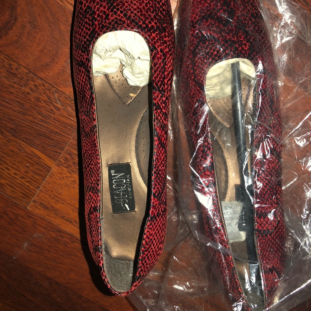 Snake effect shoe purse combo, wine/black blend.  Shoes are new